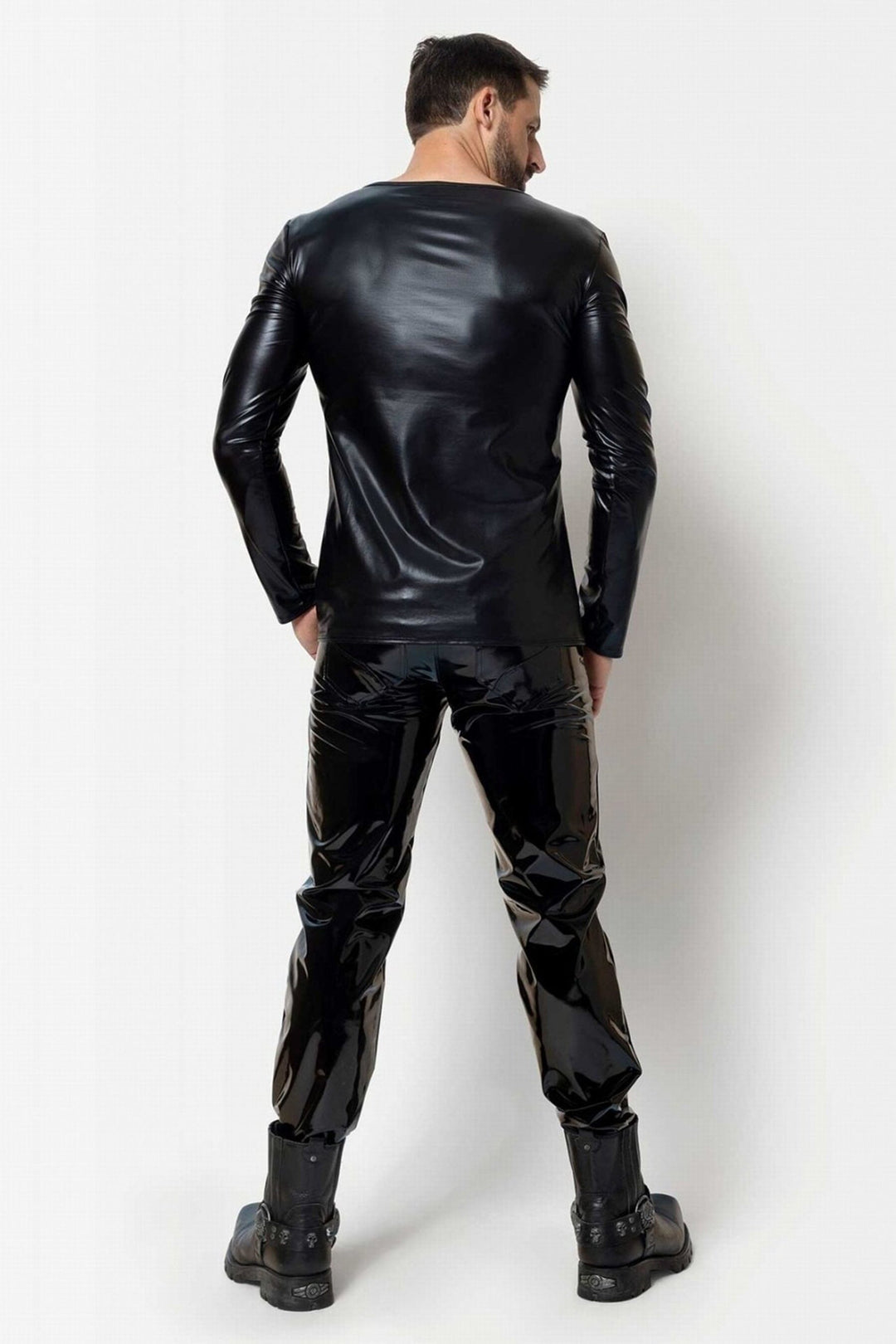L'HOMME ENRICK Long Sleeved Wetlook Shirt in Black 
