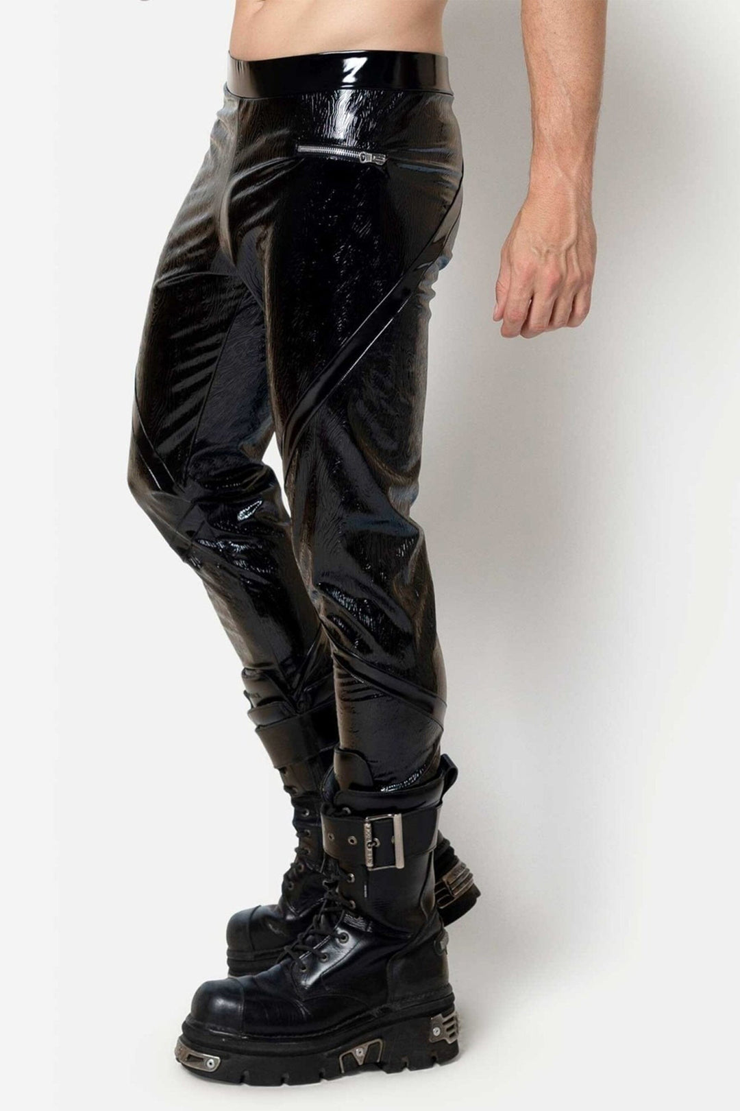 L'HOMME GUNNAR Vinyl Leggings in Black 
