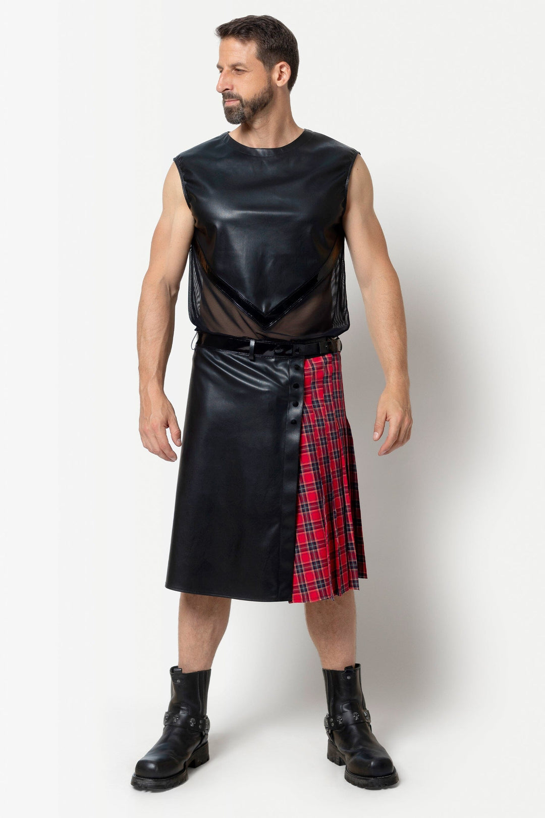 L'HOMME INGVALD Faux Leather Kilt in Red 