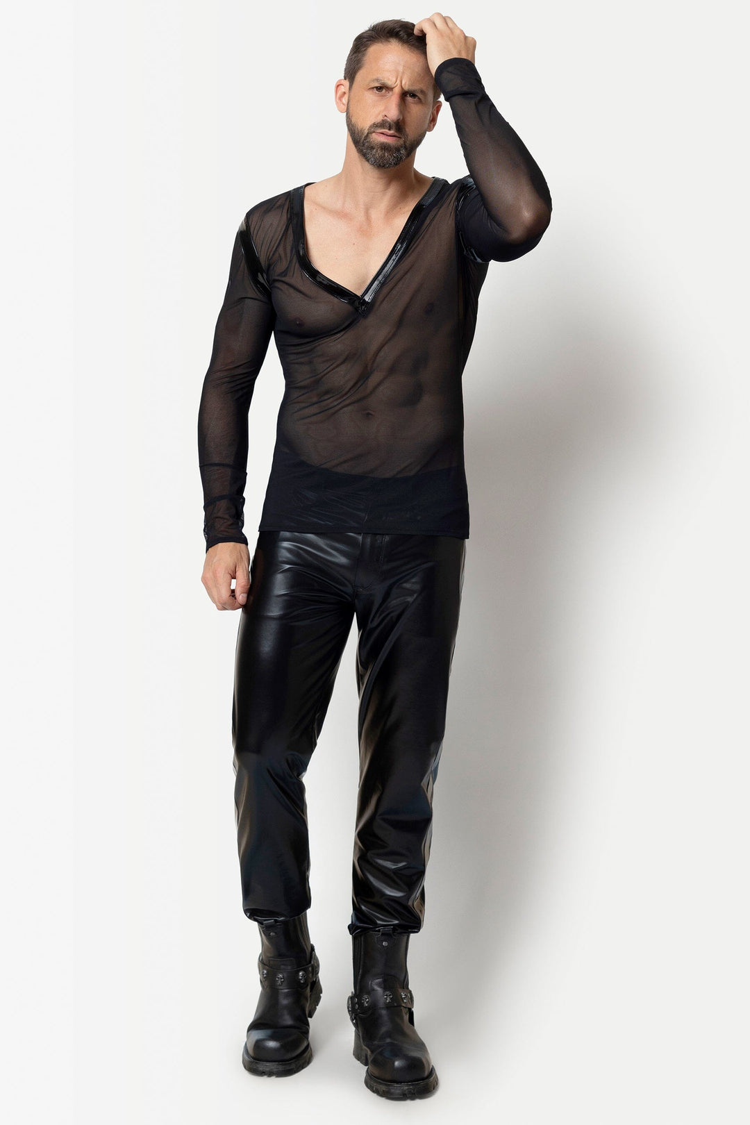 L'HOMME SHAWN Wetlook Pants in Black 