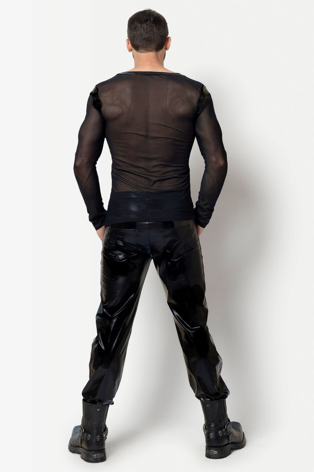 L'HOMME SHAWN Wetlook Pants in Black 