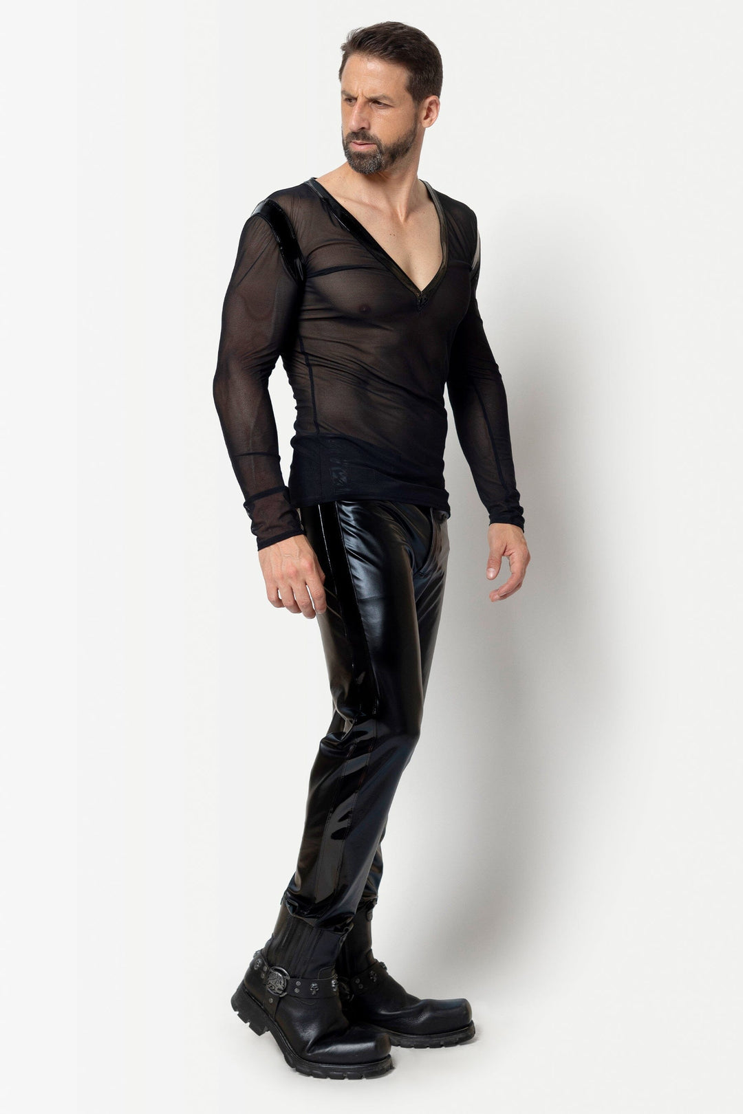 L'HOMME SHAWN Wetlook Pants in Black 