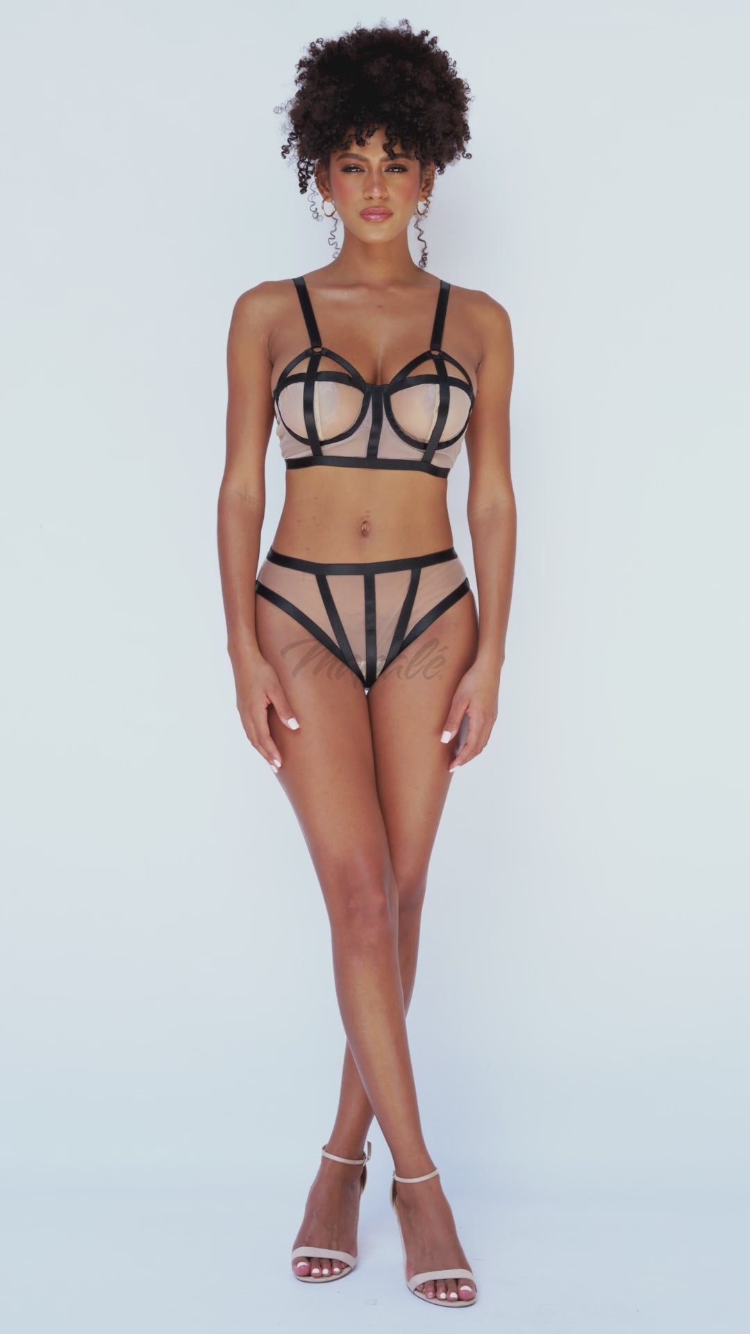 Three-Piece Mesh Set with Contrasting Trims