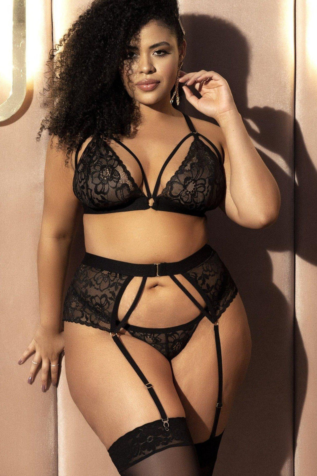 Mapale Plus Size Reversible Garter Set in Black  from SexyShoes.com