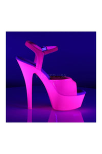 Pleaser KISS-209UV Platform Sandal in Fuchsia Patent
